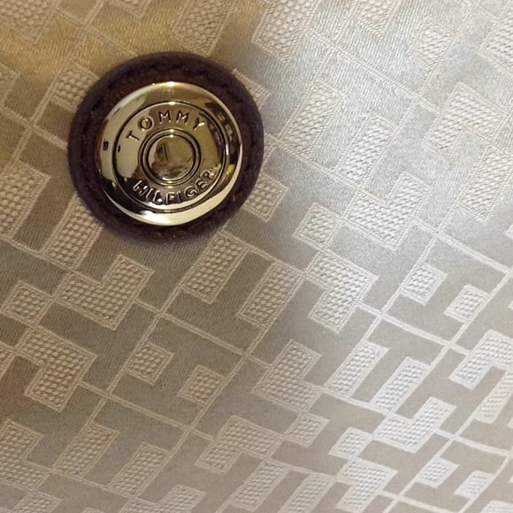 Tommy Hilfiger Crossbody Beige Handbag - Picture 2 of 10